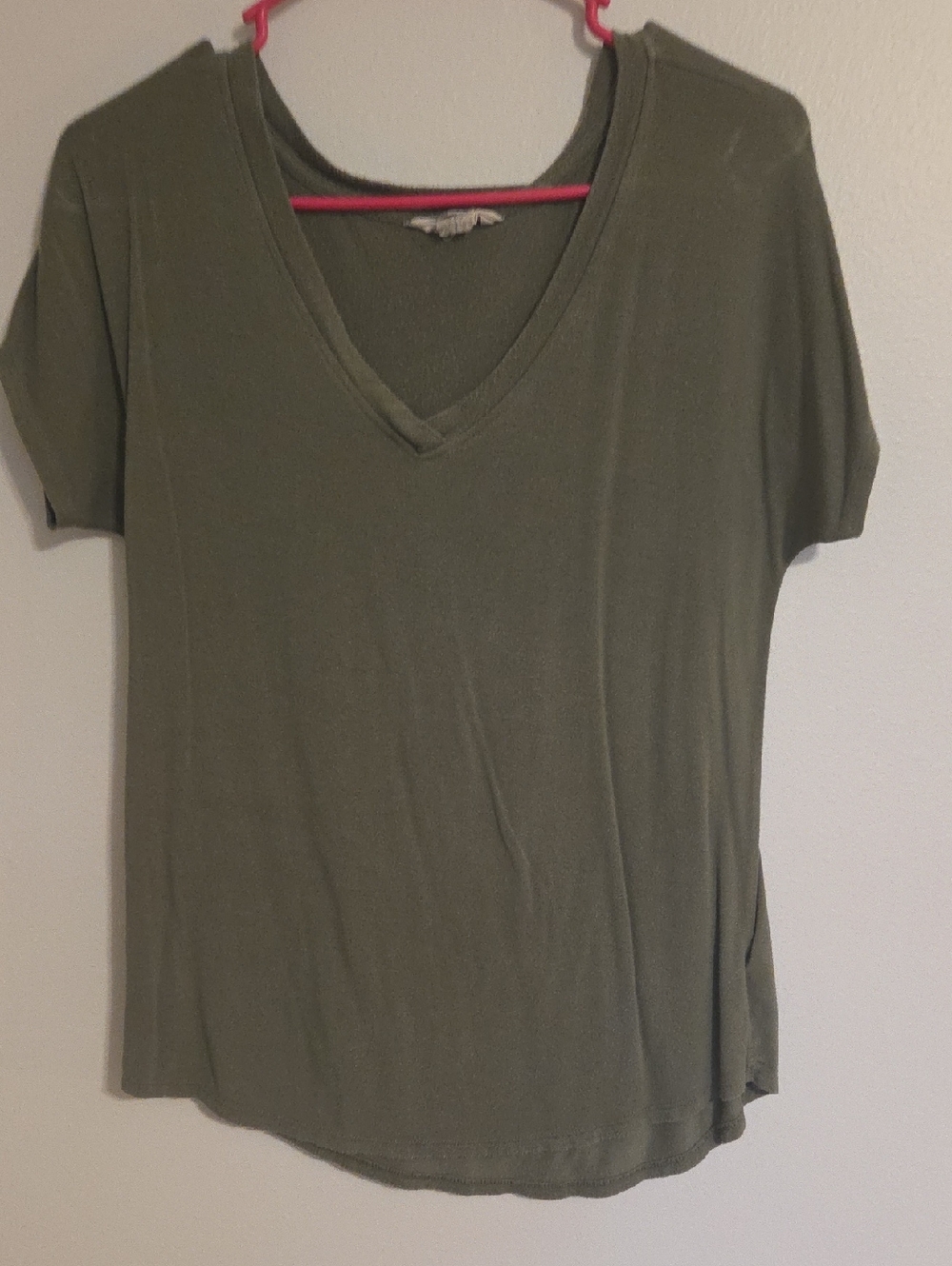 Basic Women's V-Neck Short Sleeve Top - Olive